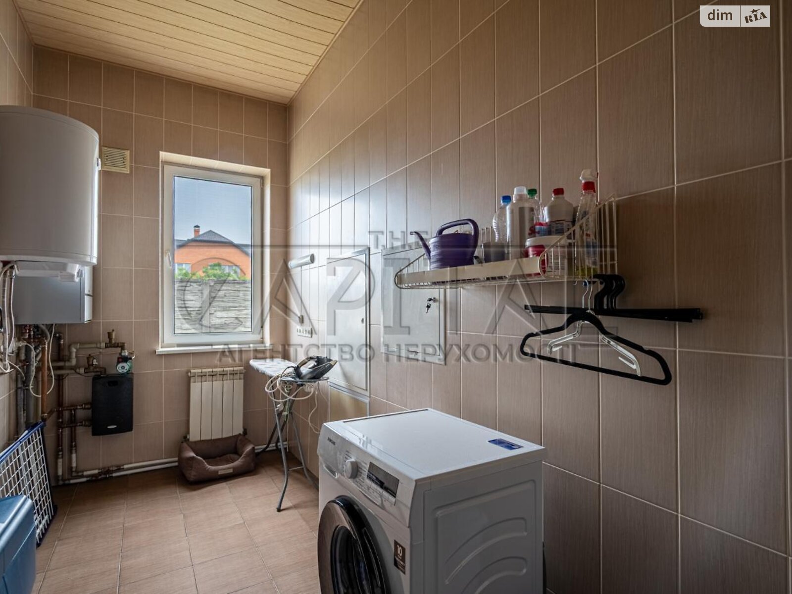 двоповерховий будинок з опаленням, 292.5 кв. м, цегла. Продаж у Мартусівці фото 1 двоповерховий будинок з опаленням, 292.5 кв. м, цегла. Продаж у Мартусівці фото 1