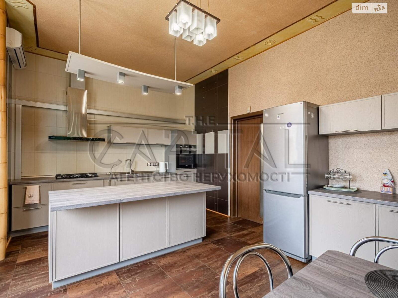 двоповерховий будинок з опаленням, 292.5 кв. м, цегла. Продаж у Мартусівці фото 1 двоповерховий будинок з опаленням, 292.5 кв. м, цегла. Продаж у Мартусівці фото 1