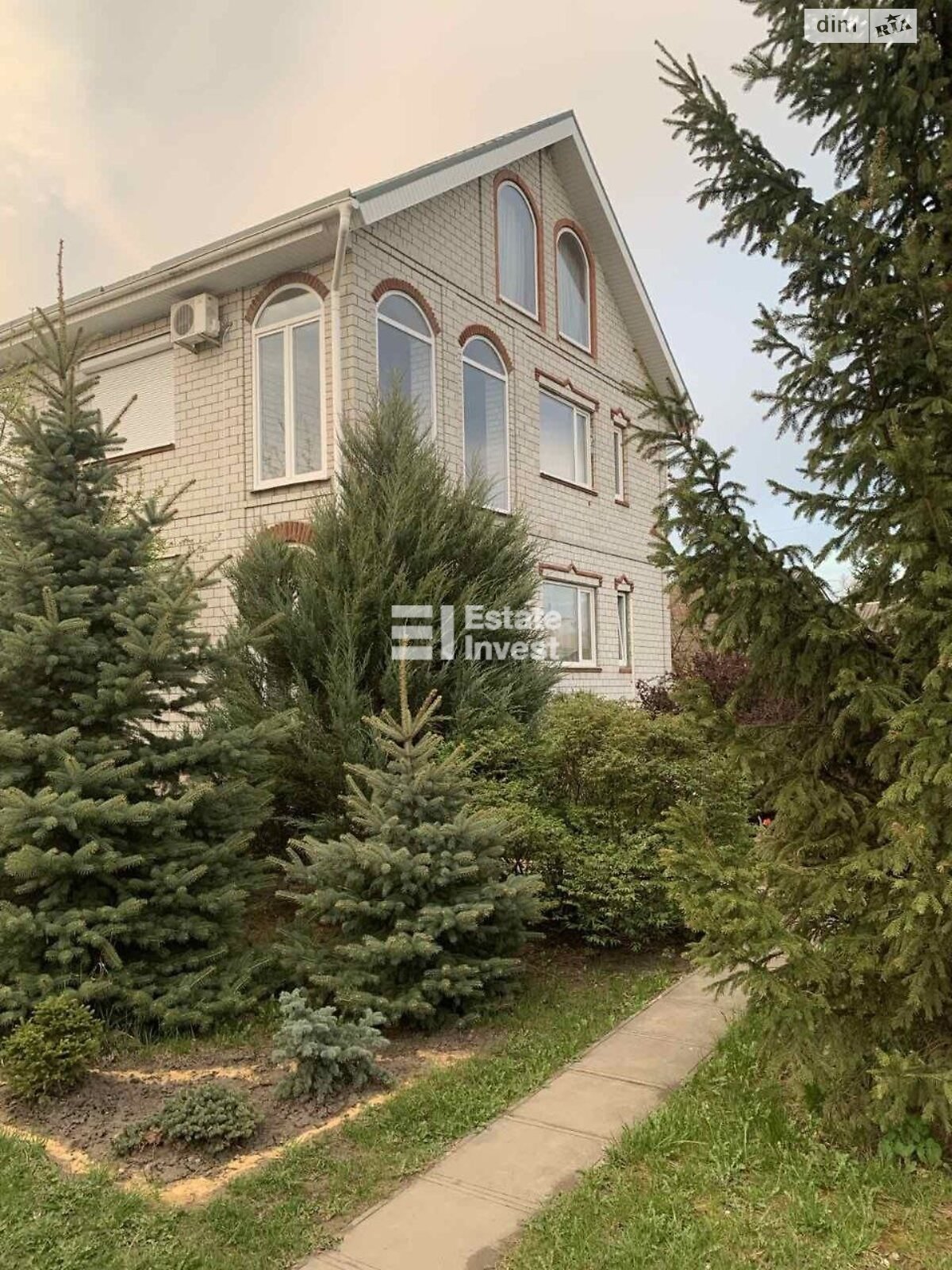 двоповерховий будинок з гаражем, 220 кв. м, цегла. Продаж у Мерефі фото 1 двоповерховий будинок з гаражем, 220 кв. м, цегла. Продаж у Мерефі фото 1