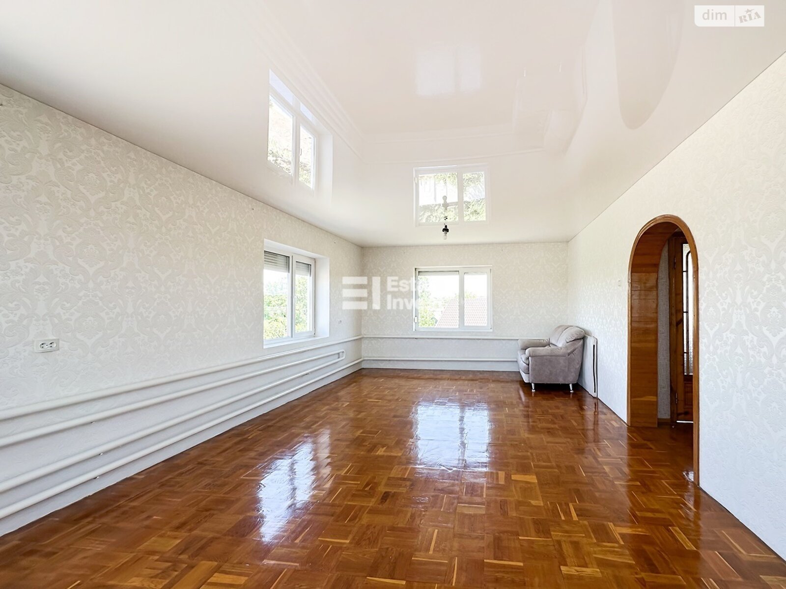 двоповерховий будинок з гаражем, 220 кв. м, цегла. Продаж у Мерефі фото 1 двоповерховий будинок з гаражем, 220 кв. м, цегла. Продаж у Мерефі фото 1