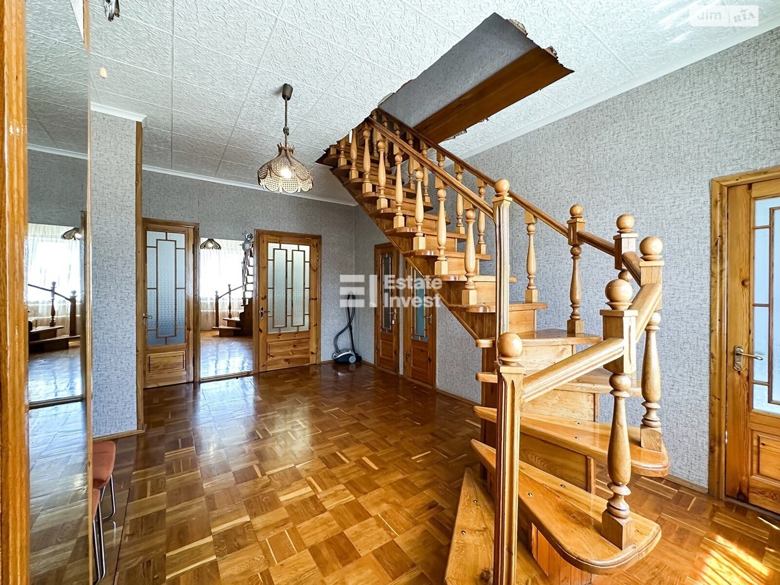 двоповерховий будинок з гаражем, 220 кв. м, цегла. Продаж у Мерефі фото 1 двоповерховий будинок з гаражем, 220 кв. м, цегла. Продаж у Мерефі фото 1