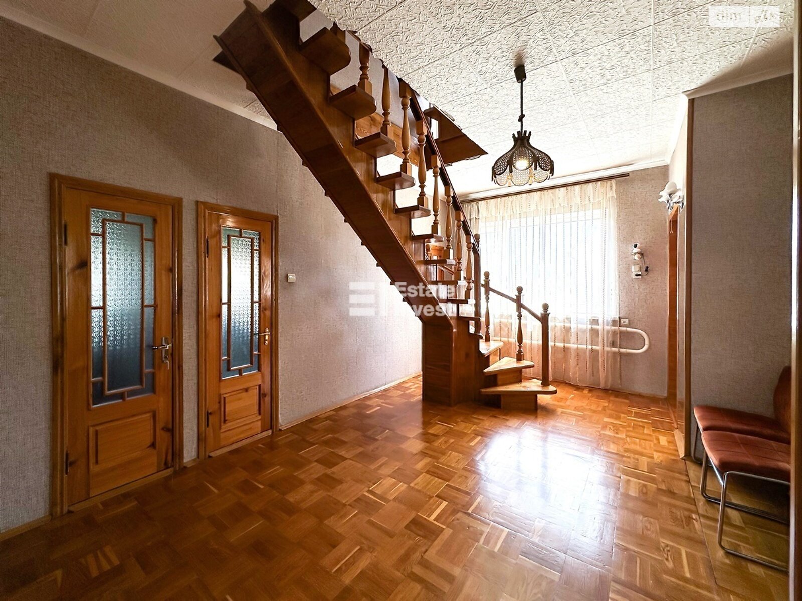 двоповерховий будинок з гаражем, 220 кв. м, цегла. Продаж у Мерефі фото 1 двоповерховий будинок з гаражем, 220 кв. м, цегла. Продаж у Мерефі фото 1