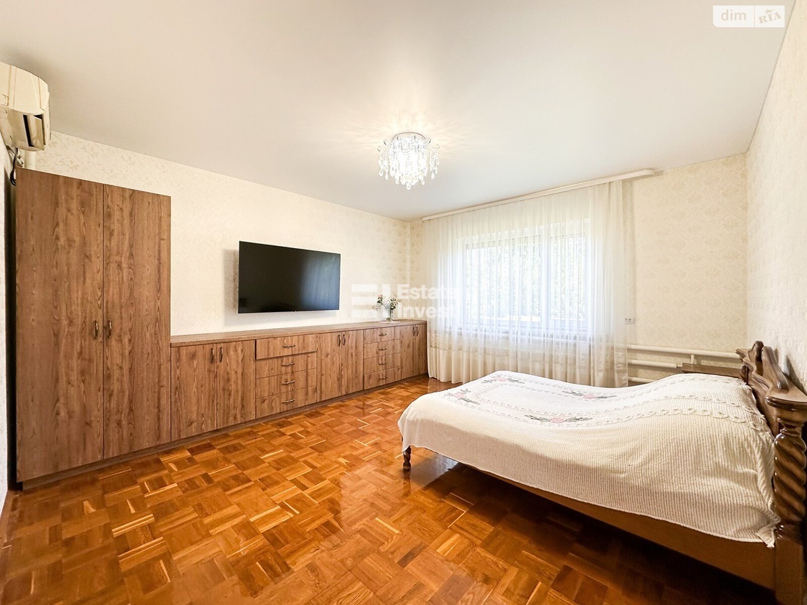 двоповерховий будинок з гаражем, 220 кв. м, цегла. Продаж у Мерефі фото 1 двоповерховий будинок з гаражем, 220 кв. м, цегла. Продаж у Мерефі фото 1