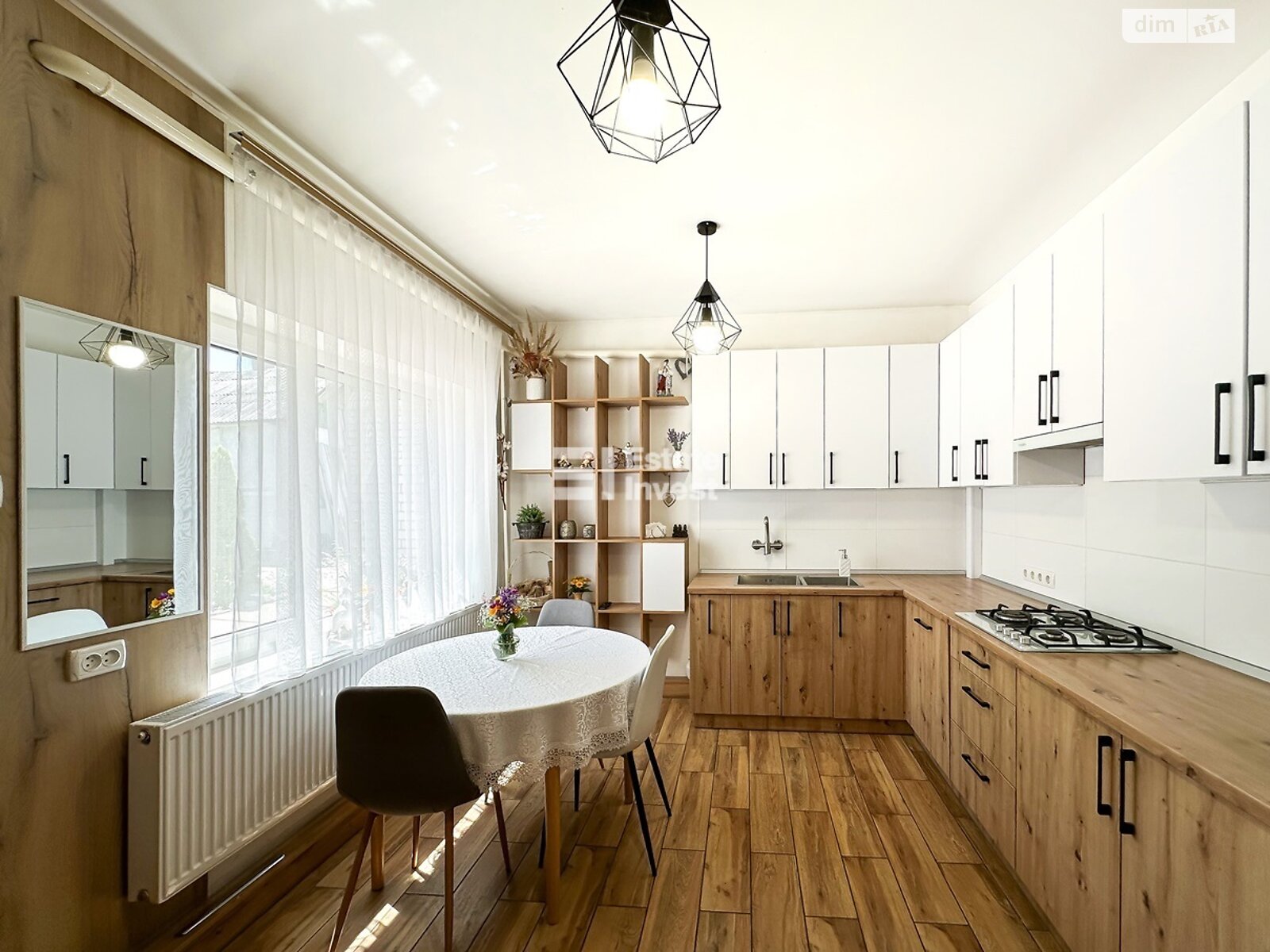 двоповерховий будинок з гаражем, 220 кв. м, цегла. Продаж у Мерефі фото 1 двоповерховий будинок з гаражем, 220 кв. м, цегла. Продаж у Мерефі фото 1