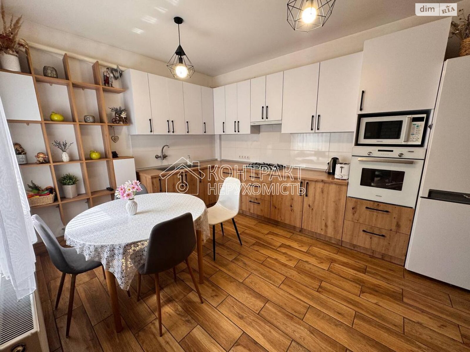 двухэтажный дом, 220 кв. м, кирпич. Продажа в Мерефе фото 1 двухэтажный дом, 220 кв. м, кирпич. Продажа в Мерефе фото 1