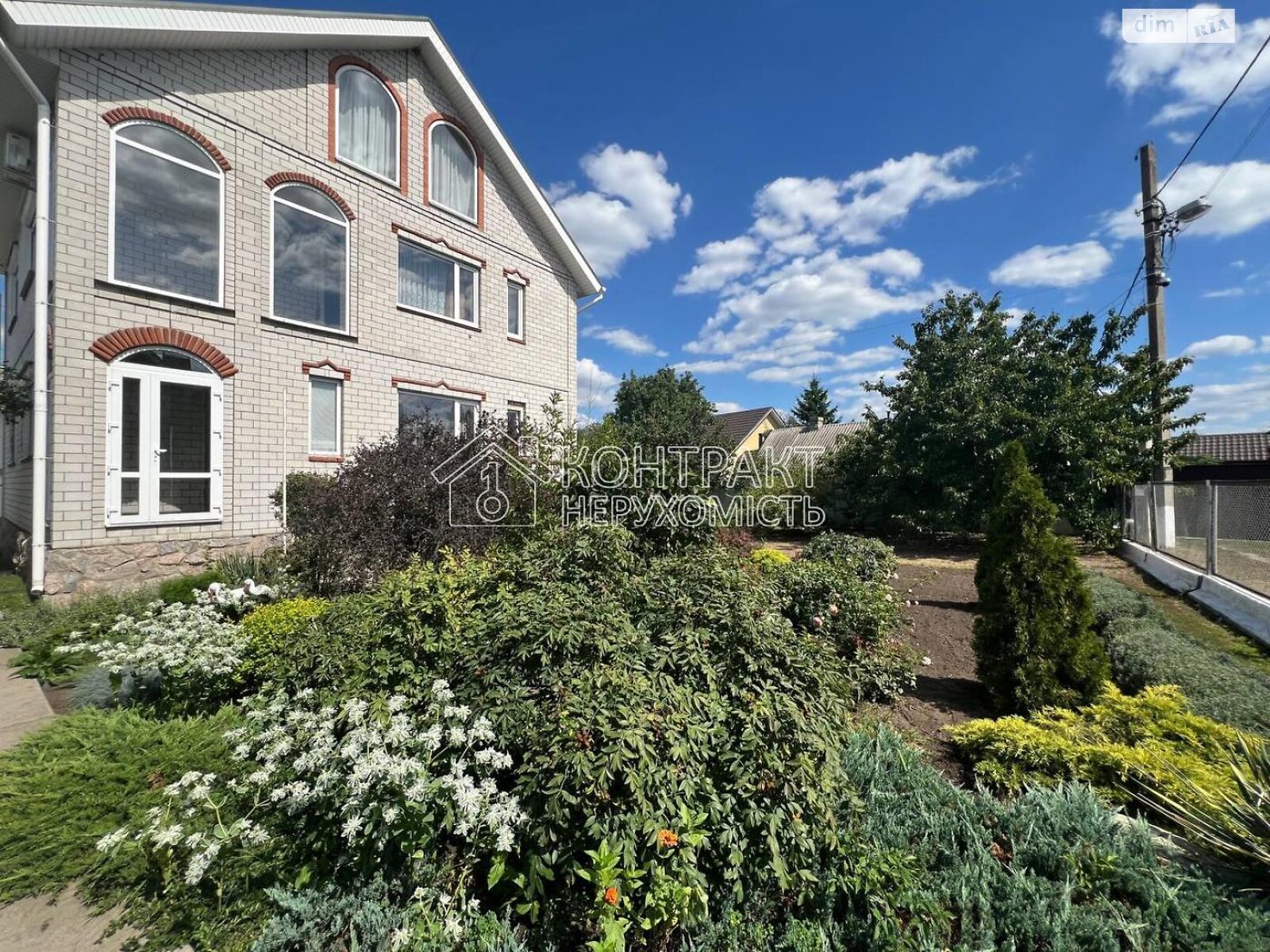 двухэтажный дом, 220 кв. м, кирпич. Продажа в Мерефе фото 1 двухэтажный дом, 220 кв. м, кирпич. Продажа в Мерефе фото 1