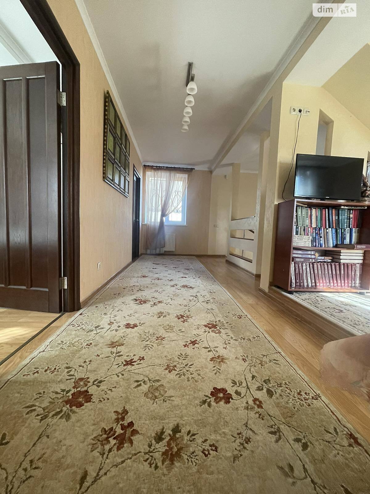 трехэтажный дом с верандой, 150.3 кв. м, кирпич. Продажа в Михайловке-Рубежовке фото 1