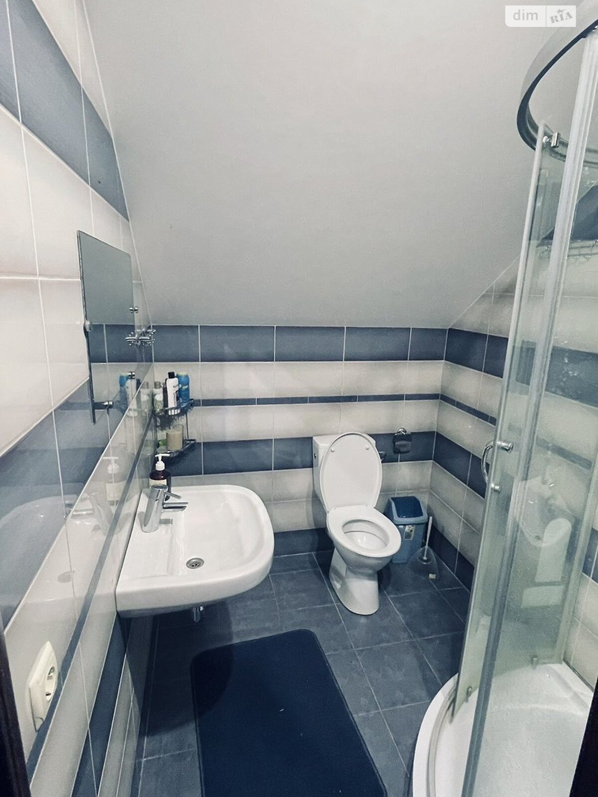 трехэтажный дом с верандой, 150.3 кв. м, кирпич. Продажа в Михайловке-Рубежовке фото 1