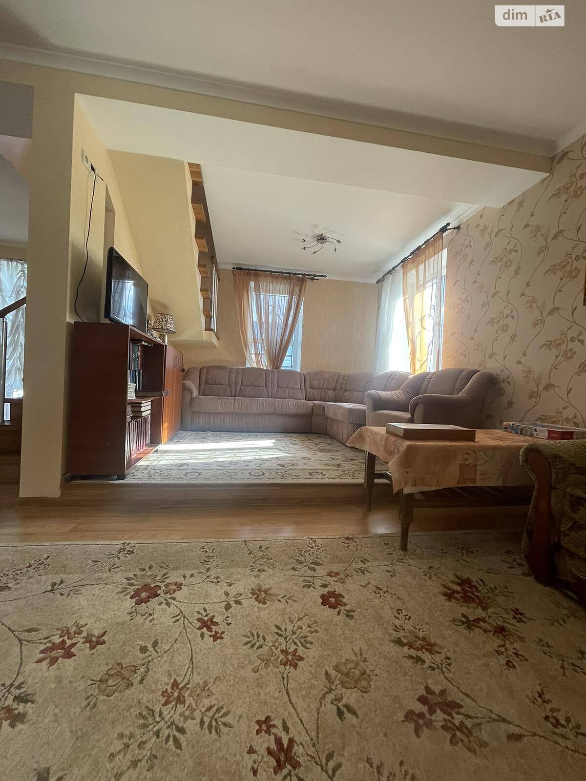 трехэтажный дом с верандой, 150.3 кв. м, кирпич. Продажа в Михайловке-Рубежовке фото 1