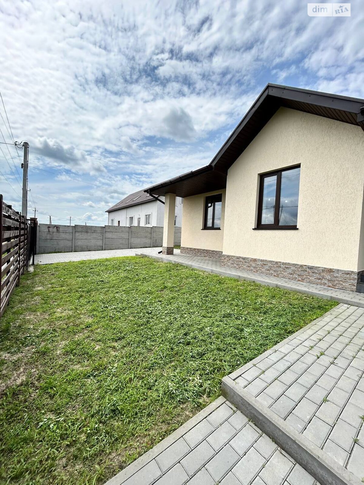 одноэтажный дом с верандой, 100 кв. м, керамический блок. Продажа в Михайловке-Рубежовке фото 1 одноэтажный дом с верандой, 100 кв. м, керамический блок. Продажа в Михайловке-Рубежовке фото 1