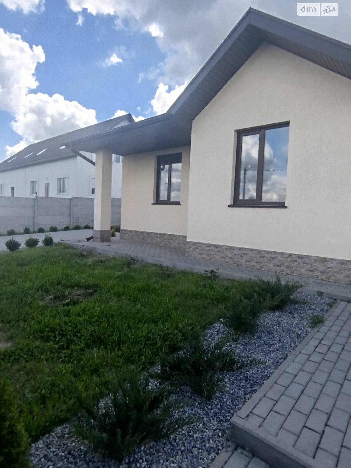 одноэтажный дом с верандой, 100 кв. м, керамический блок. Продажа в Михайловке-Рубежовке фото 1 одноэтажный дом с верандой, 100 кв. м, керамический блок. Продажа в Михайловке-Рубежовке фото 1