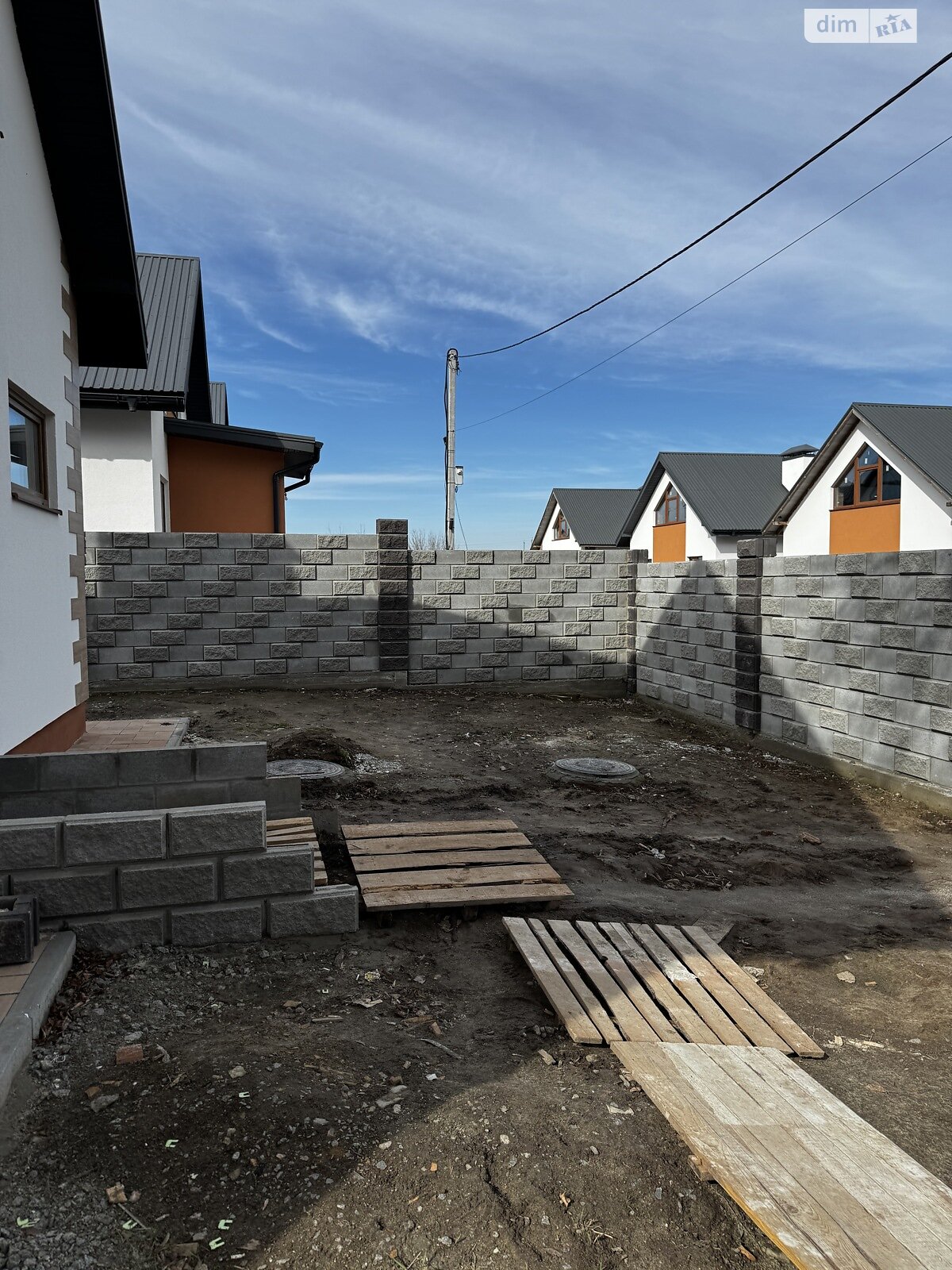 двухэтажный дом с отоплением, 120 кв. м, кирпич. Продажа в Михайловке-Рубежовке фото 1 двухэтажный дом с отоплением, 120 кв. м, кирпич. Продажа в Михайловке-Рубежовке фото 1
