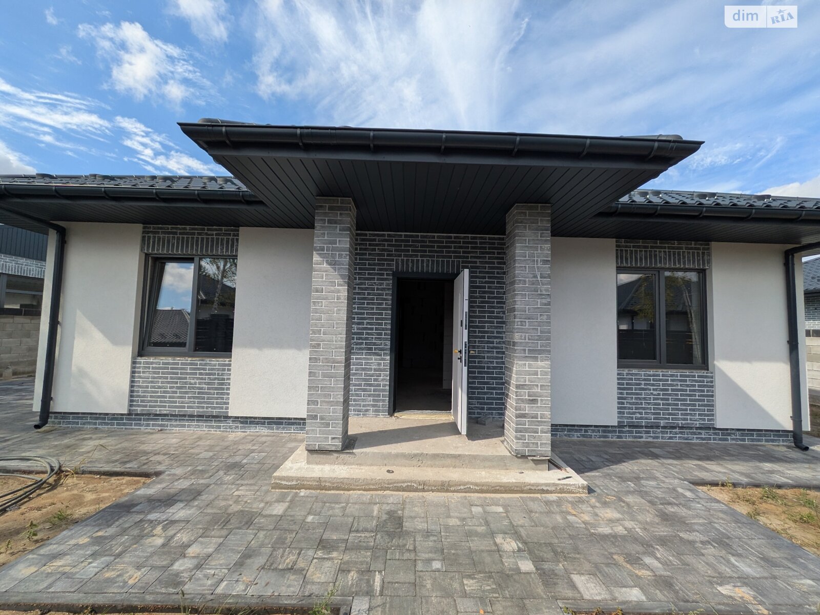 одноэтажный дом с отоплением, 97 кв. м, кирпич. Продажа в Михайловке-Рубежовке фото 1 одноэтажный дом с отоплением, 97 кв. м, кирпич. Продажа в Михайловке-Рубежовке фото 1