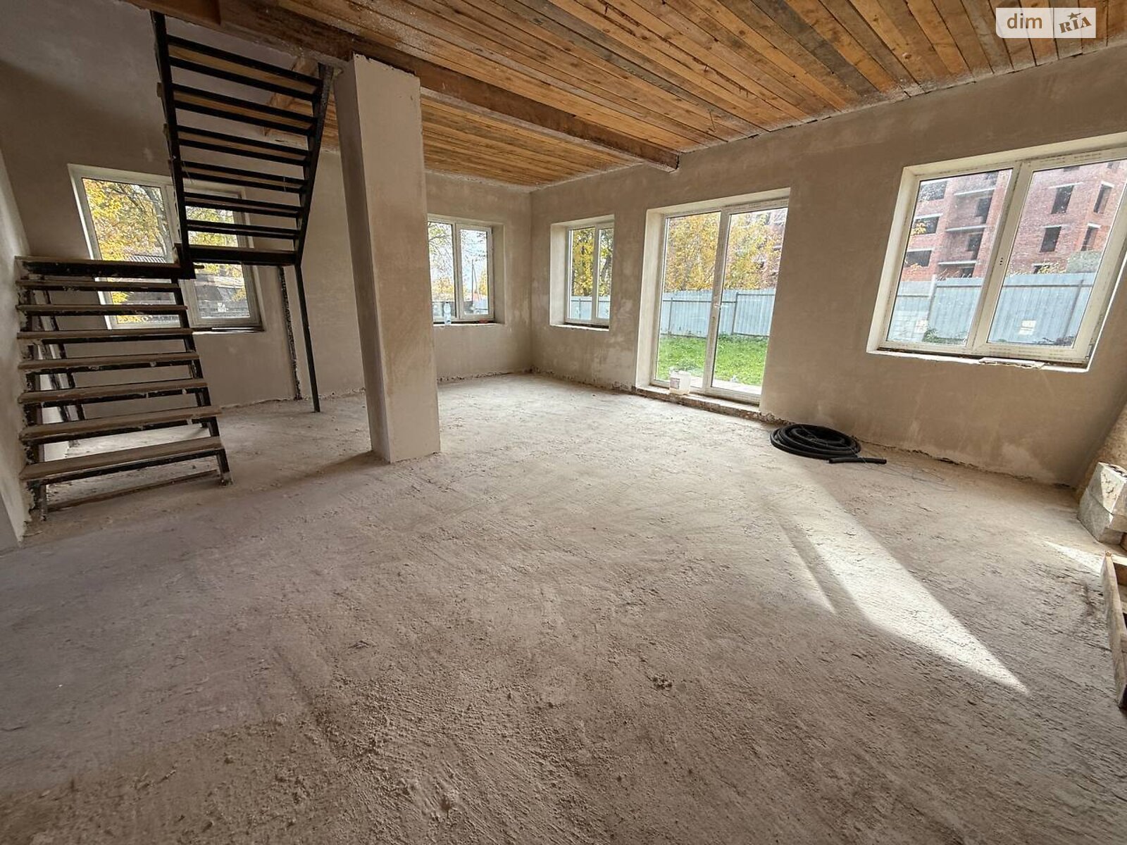 двухэтажный дом, 120 кв. м, кирпич. Продажа в Михайловке-Рубежовке фото 1