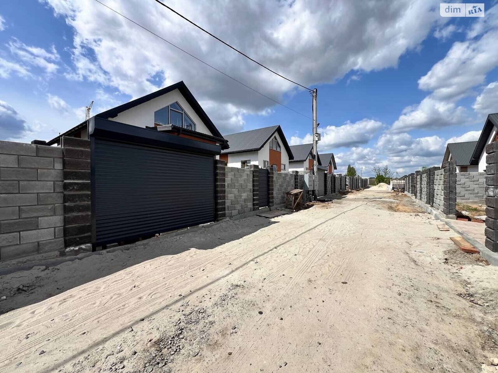 двухэтажный дом, 120 кв. м, кирпич. Продажа в Михайловке-Рубежовке фото 1