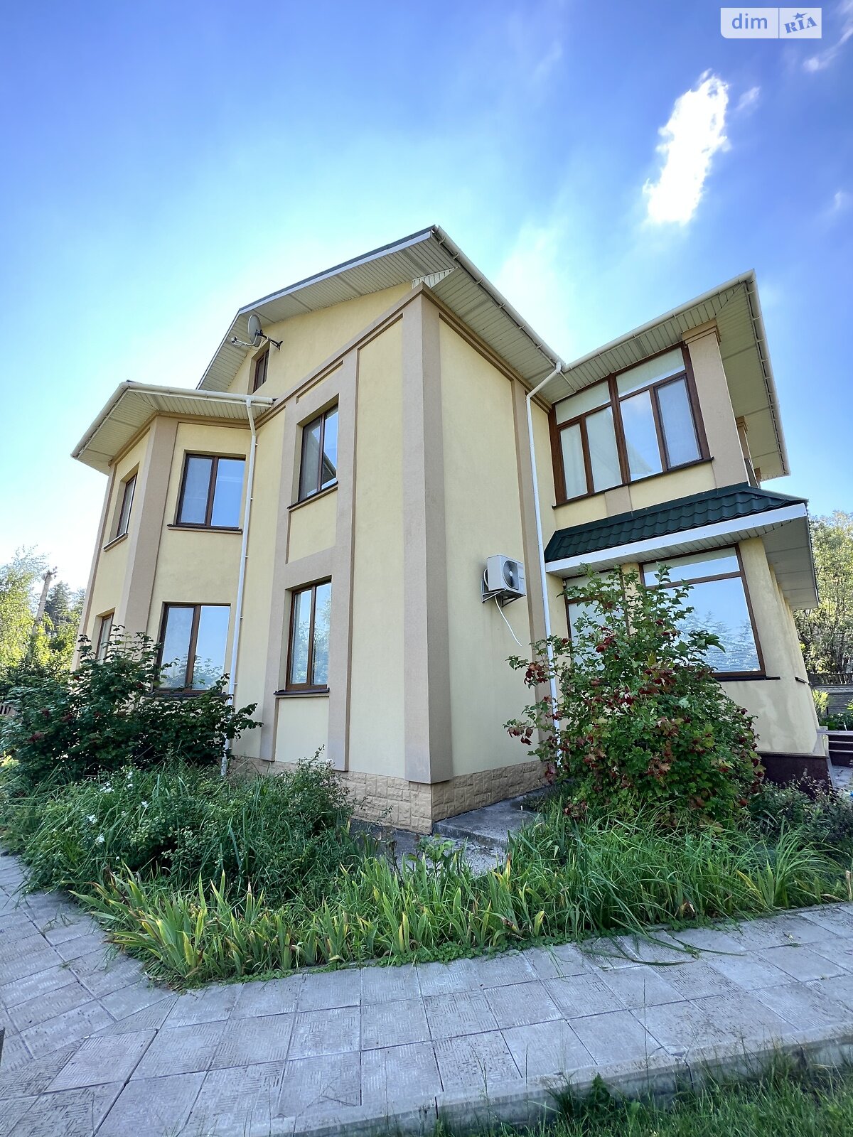 двухэтажный дом с верандой, 301.8 кв. м, кирпич. Продажа в Михайловке-Рубежовке фото 1 двухэтажный дом с верандой, 301.8 кв. м, кирпич. Продажа в Михайловке-Рубежовке фото 1