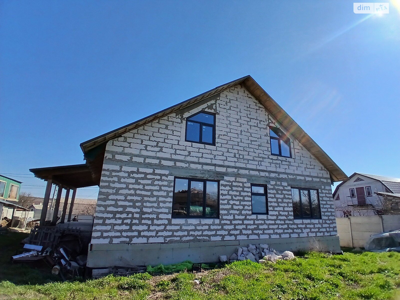 трехэтажный дом, 320 кв. м, пеноблок. Продажа в Михайловке-Рубежовке фото 1 трехэтажный дом, 320 кв. м, пеноблок. Продажа в Михайловке-Рубежовке фото 1