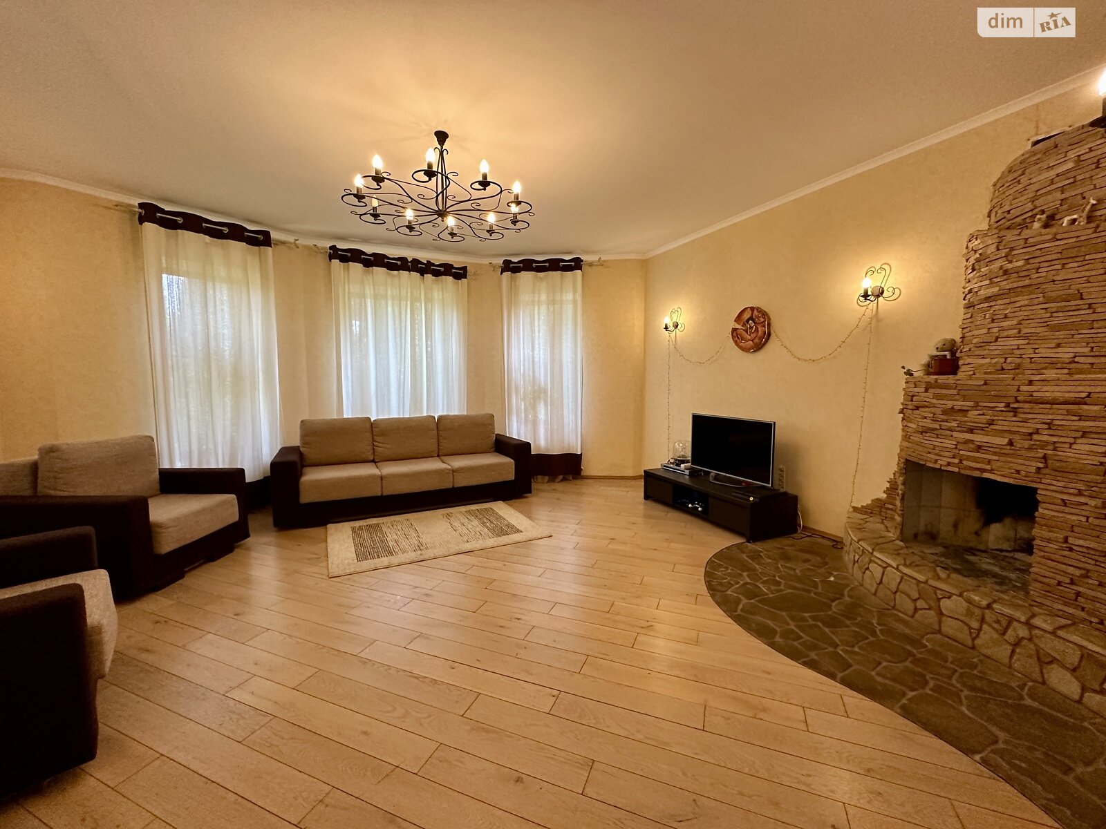 двухэтажный дом с верандой, 529.3 кв. м, кирпич. Продажа в Михайловке-Рубежовке фото 1 двухэтажный дом с верандой, 529.3 кв. м, кирпич. Продажа в Михайловке-Рубежовке фото 1