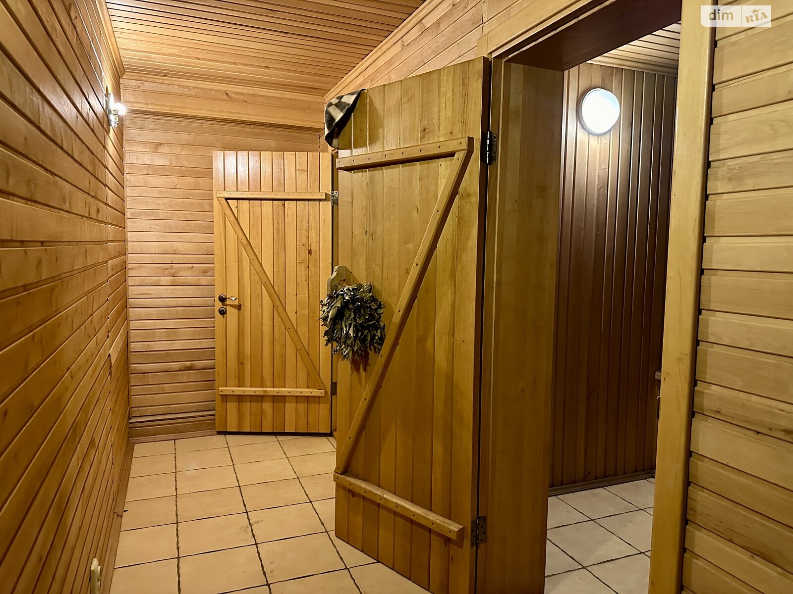 двухэтажный дом с верандой, 529.3 кв. м, кирпич. Продажа в Михайловке-Рубежовке фото 1 двухэтажный дом с верандой, 529.3 кв. м, кирпич. Продажа в Михайловке-Рубежовке фото 1