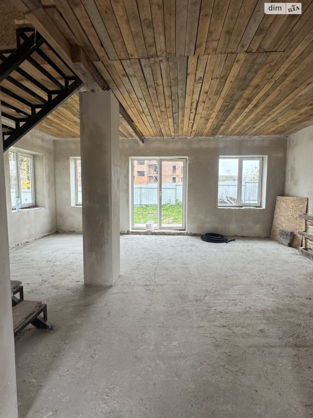 двухэтажный дом с отоплением, 120 кв. м, кирпич. Продажа в Михайловке-Рубежовке фото 1