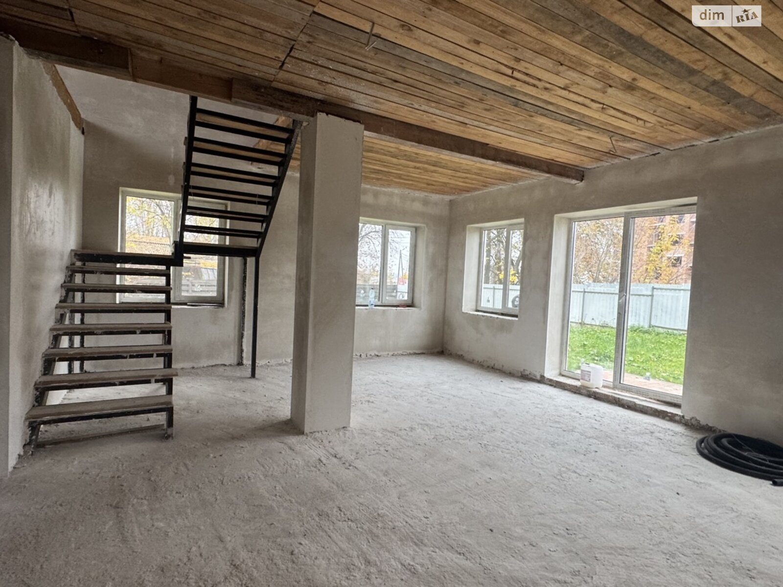 двухэтажный дом с отоплением, 120 кв. м, кирпич. Продажа в Михайловке-Рубежовке фото 1