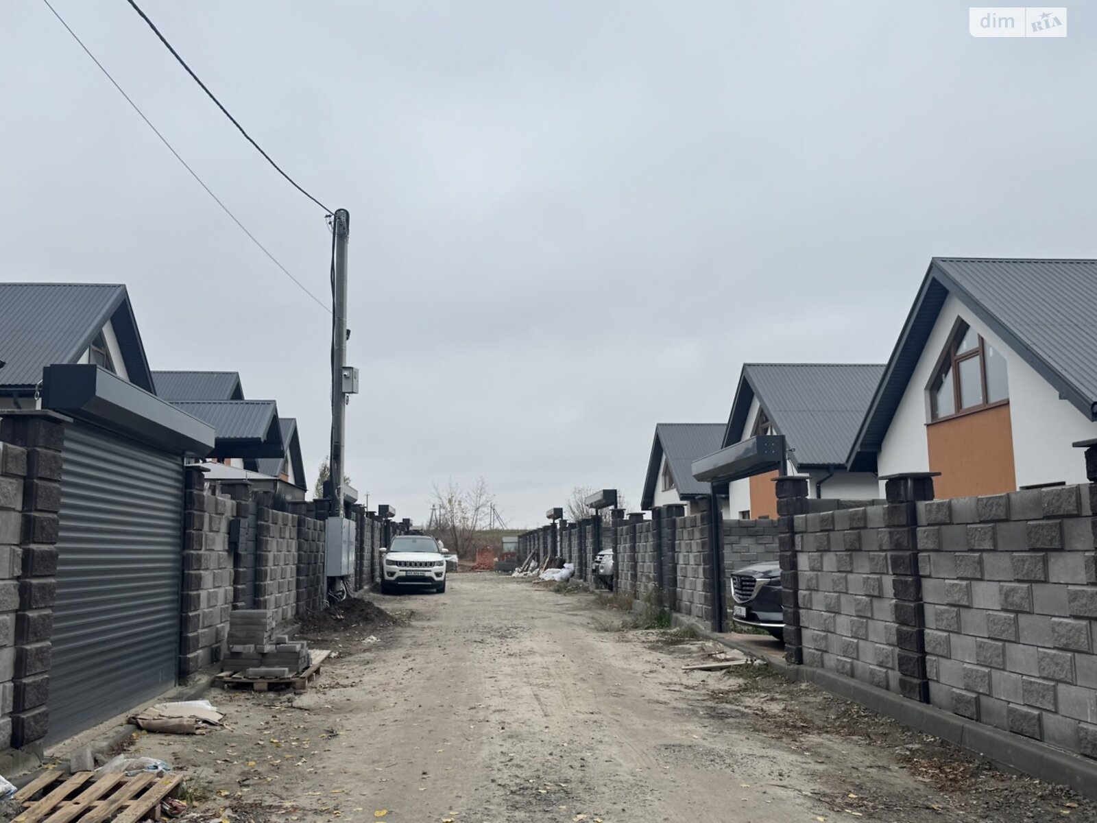 двухэтажный дом с отоплением, 120 кв. м, кирпич. Продажа в Михайловке-Рубежовке фото 1