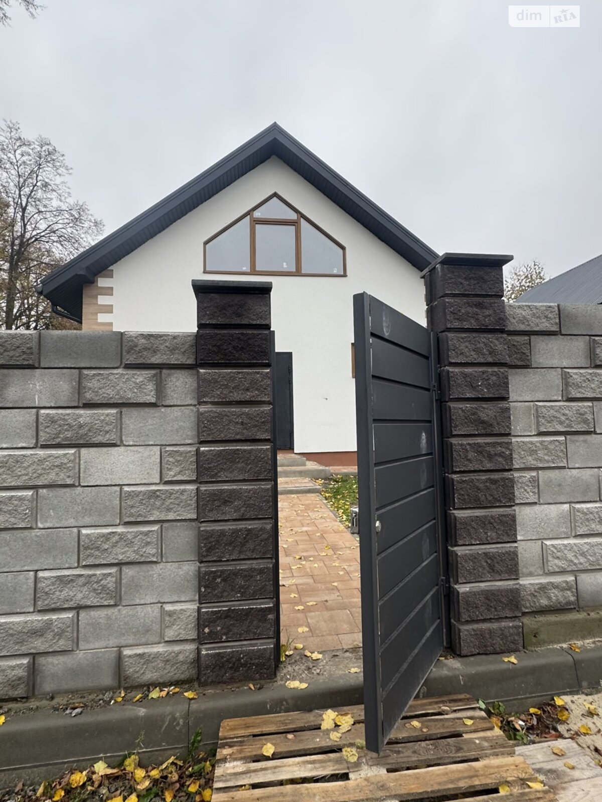 двухэтажный дом с отоплением, 120 кв. м, кирпич. Продажа в Михайловке-Рубежовке фото 1