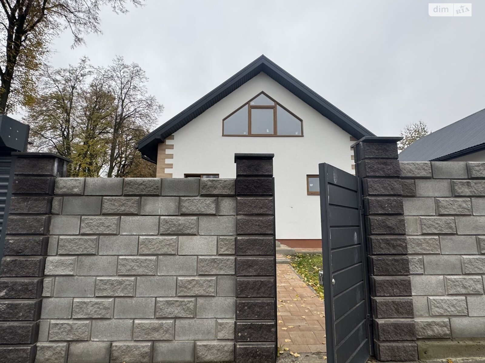 двухэтажный дом с отоплением, 120 кв. м, кирпич. Продажа в Михайловке-Рубежовке фото 1