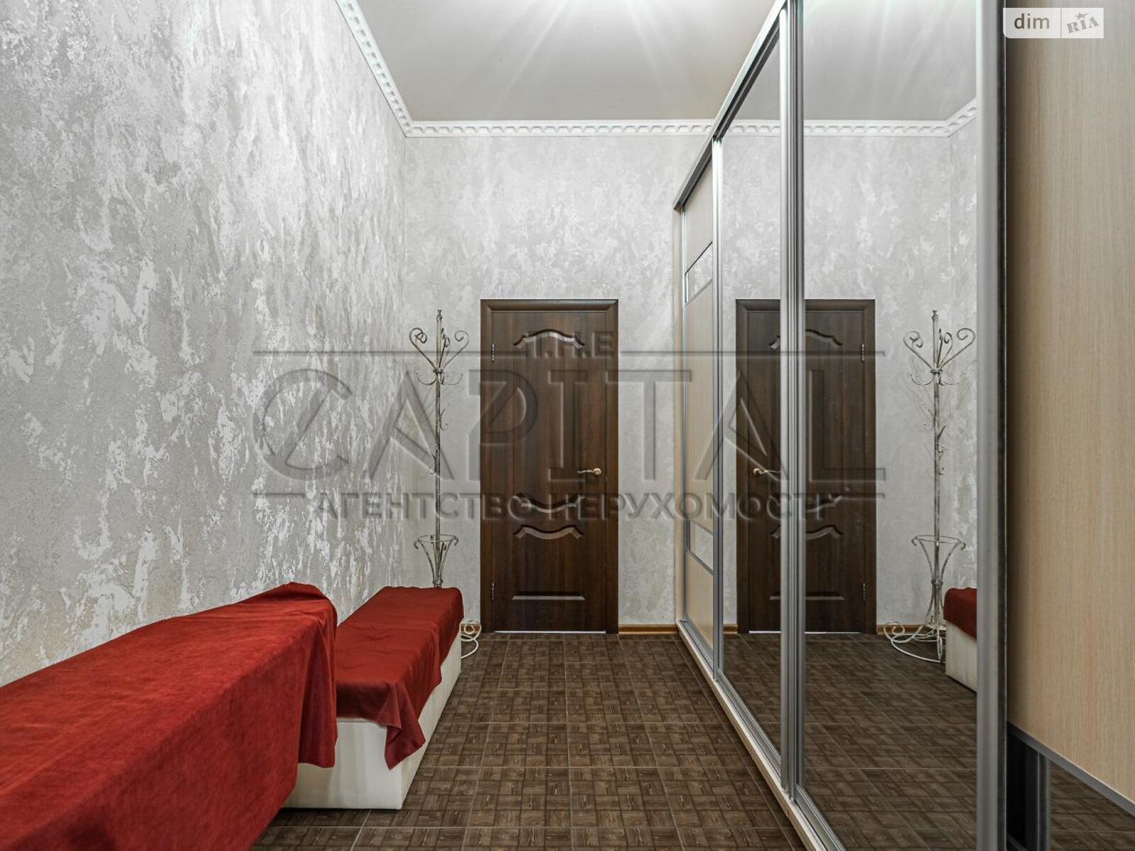 двухэтажный дом с балконом, 360 кв. м, кирпич. Продажа в Михайловке-Рубежовке фото 1 двухэтажный дом с балконом, 360 кв. м, кирпич. Продажа в Михайловке-Рубежовке фото 1