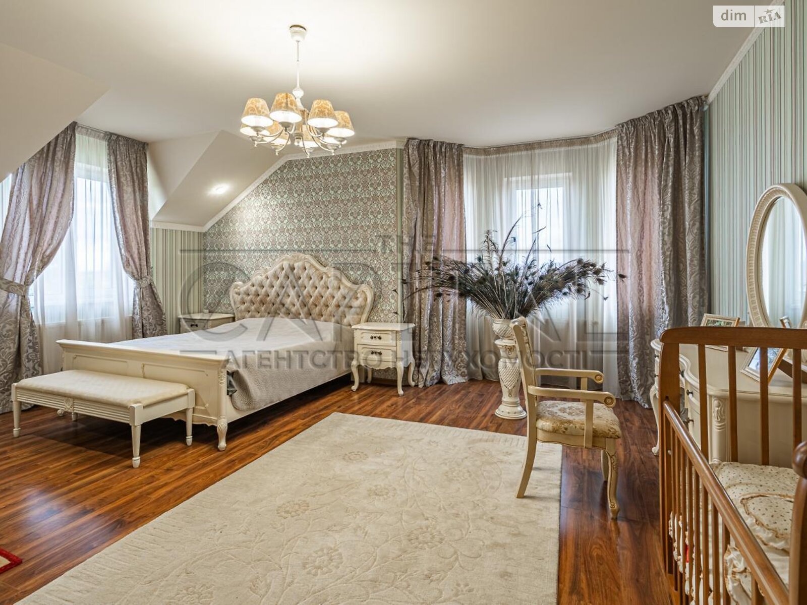 двухэтажный дом с балконом, 360 кв. м, кирпич. Продажа в Михайловке-Рубежовке фото 1 двухэтажный дом с балконом, 360 кв. м, кирпич. Продажа в Михайловке-Рубежовке фото 1