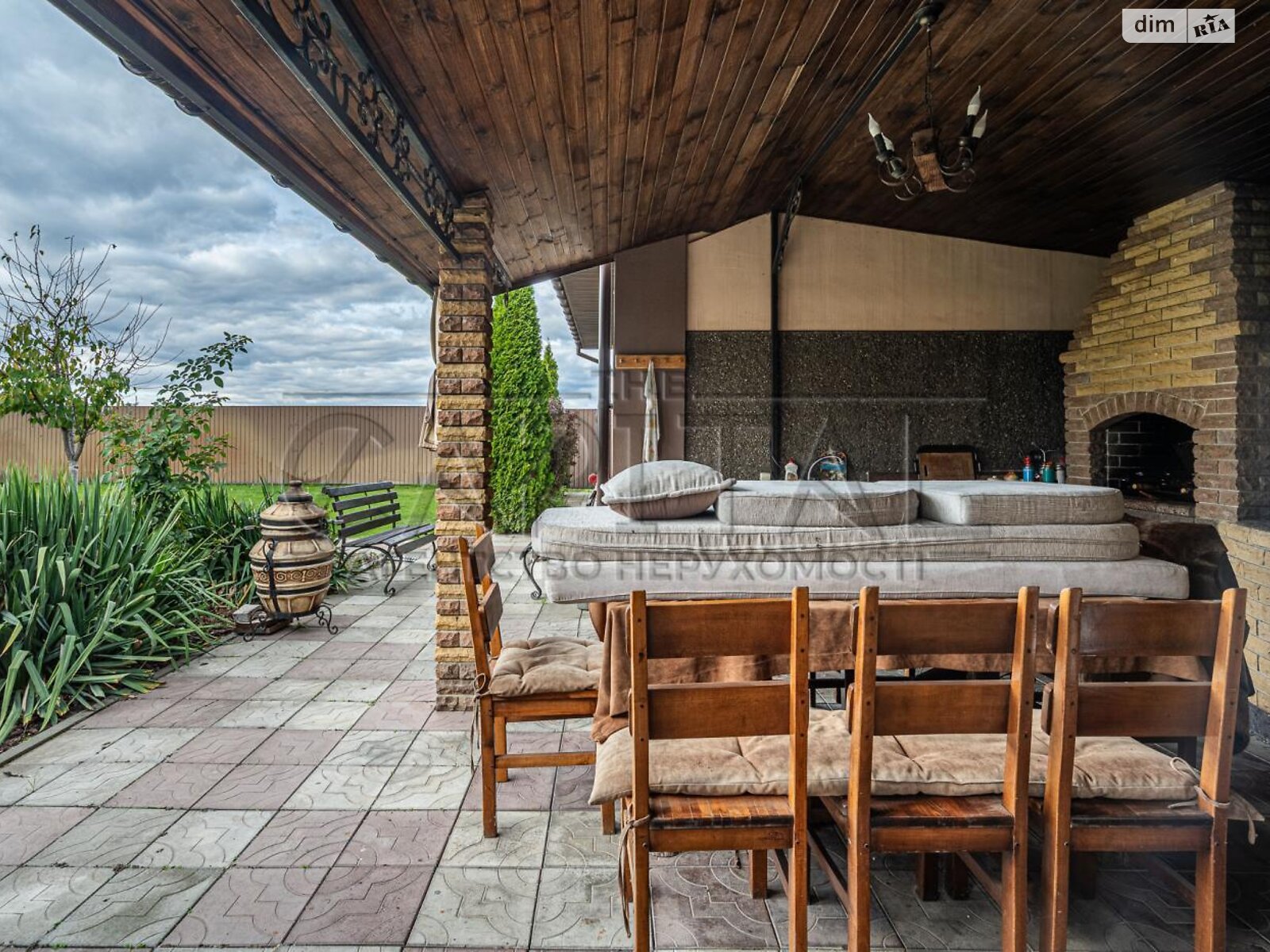 двухэтажный дом с балконом, 360 кв. м, кирпич. Продажа в Михайловке-Рубежовке фото 1 двухэтажный дом с балконом, 360 кв. м, кирпич. Продажа в Михайловке-Рубежовке фото 1