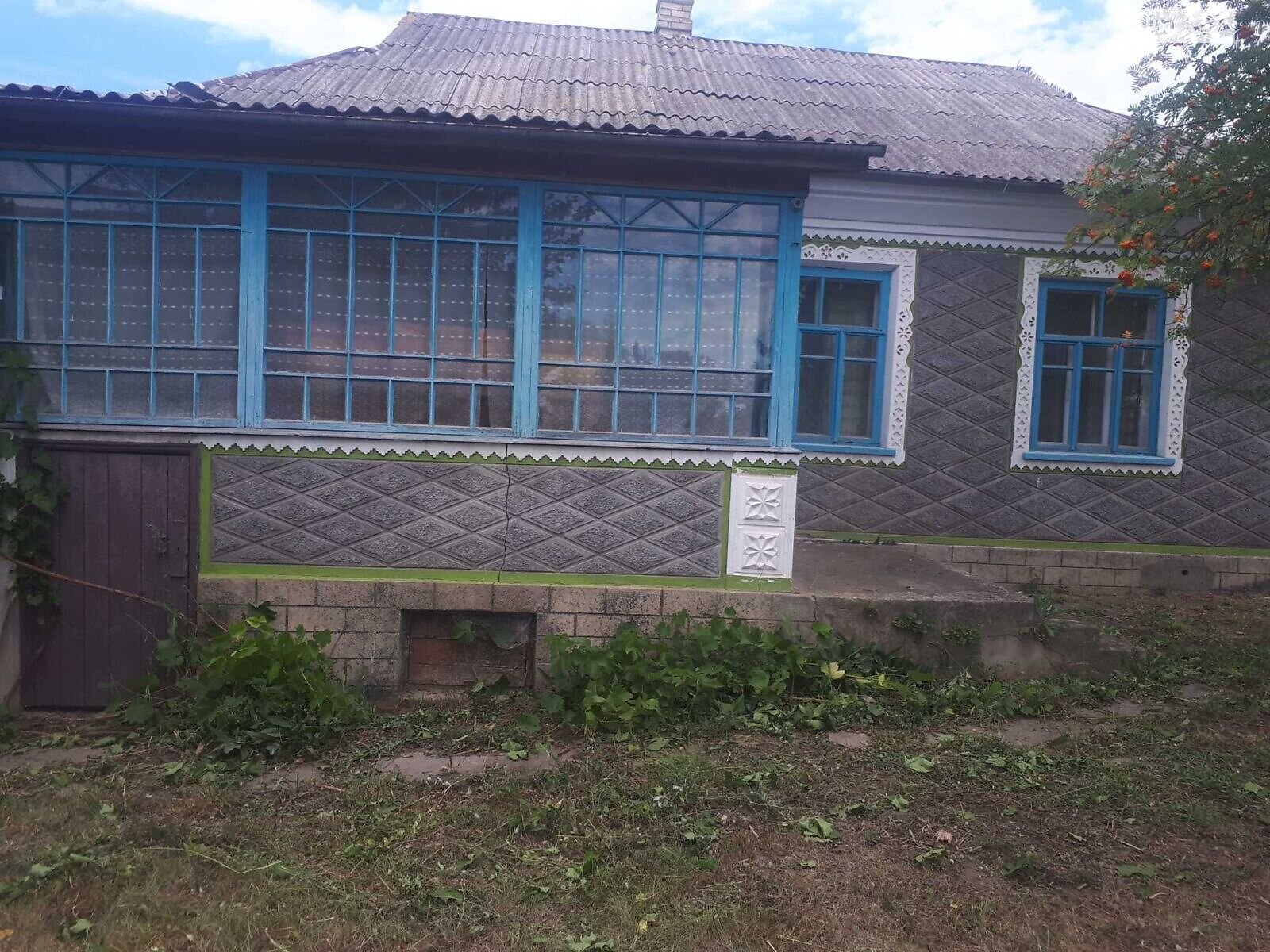 одноэтажный дом с верандой, 75 кв. м, шлакоблок. Продажа в Михайловке фото 1 одноэтажный дом с верандой, 75 кв. м, шлакоблок. Продажа в Михайловке фото 1