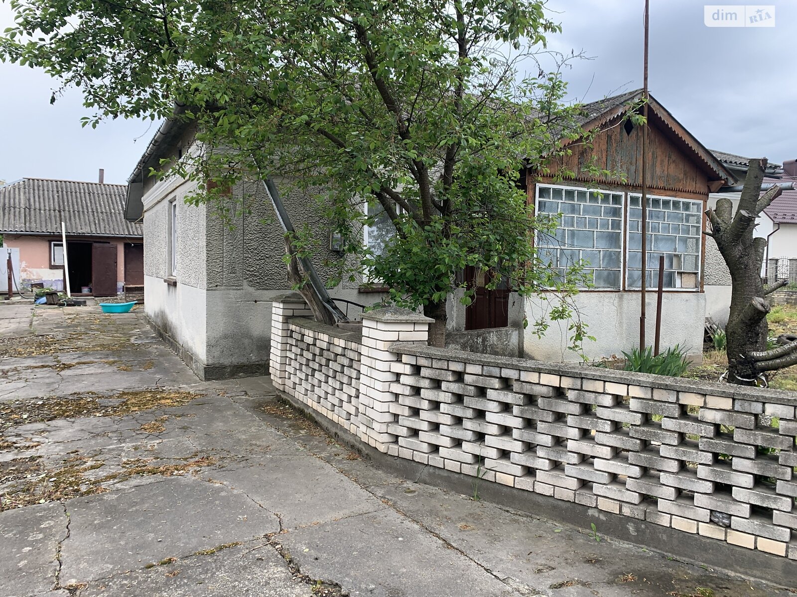 одноэтажный дом с верандой, 85 кв. м, инкерманский камень. Продажа в Микулинцах фото 1 одноэтажный дом с верандой, 85 кв. м, инкерманский камень. Продажа в Микулинцах фото 1