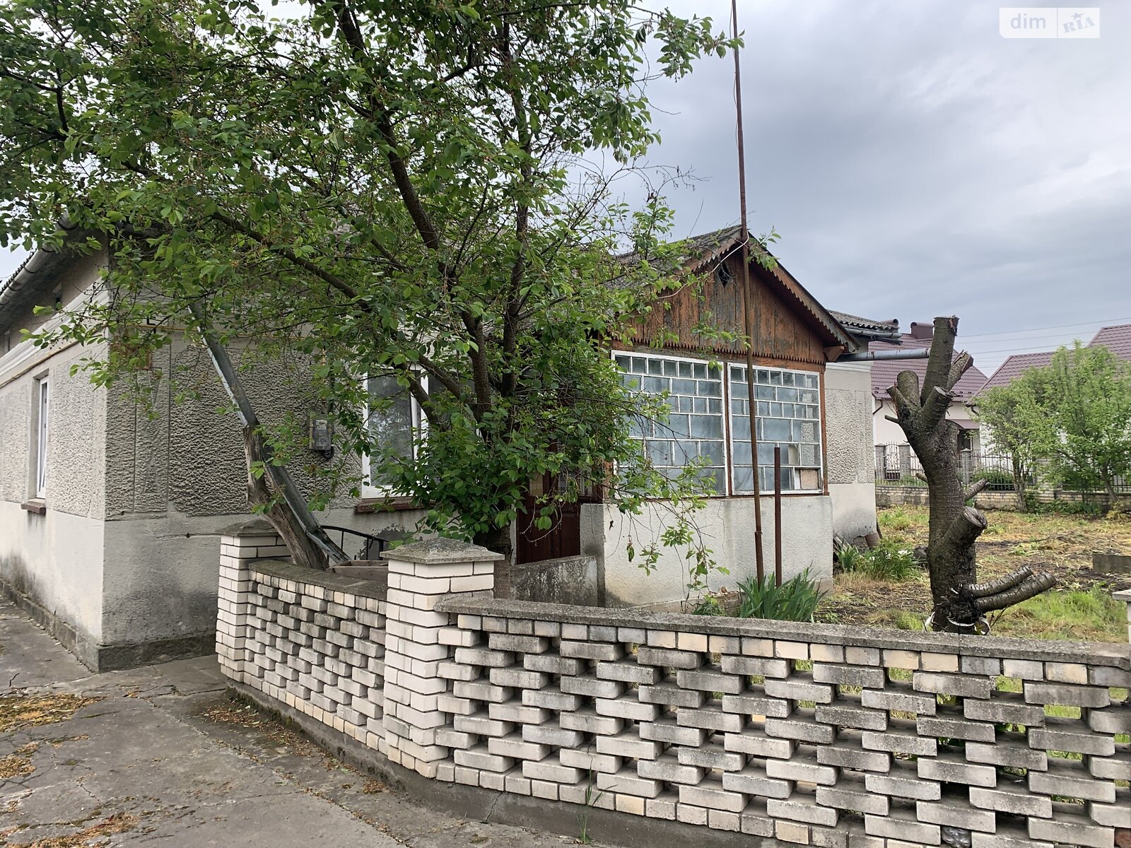 одноэтажный дом с верандой, 85 кв. м, инкерманский камень. Продажа в Микулинцах фото 1 одноэтажный дом с верандой, 85 кв. м, инкерманский камень. Продажа в Микулинцах фото 1