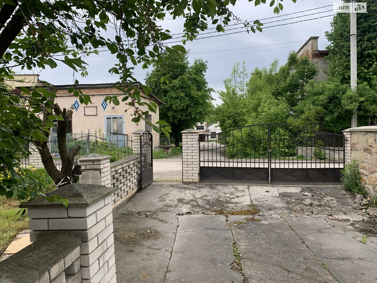 одноэтажный дом с верандой, 85 кв. м, инкерманский камень. Продажа в Микулинцах фото 1 одноэтажный дом с верандой, 85 кв. м, инкерманский камень. Продажа в Микулинцах фото 1
