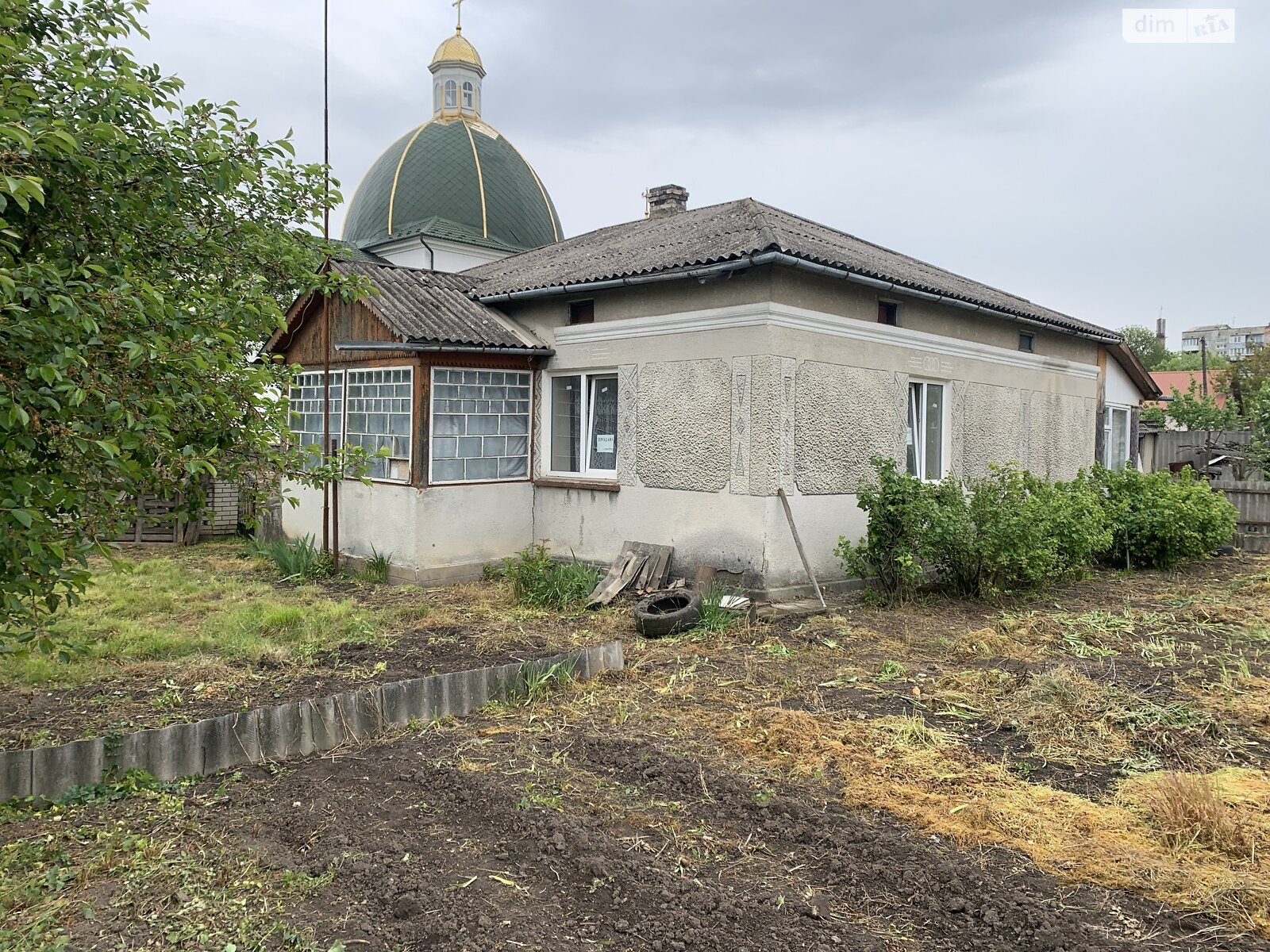 одноэтажный дом с верандой, 85 кв. м, инкерманский камень. Продажа в Микулинцах фото 1 одноэтажный дом с верандой, 85 кв. м, инкерманский камень. Продажа в Микулинцах фото 1
