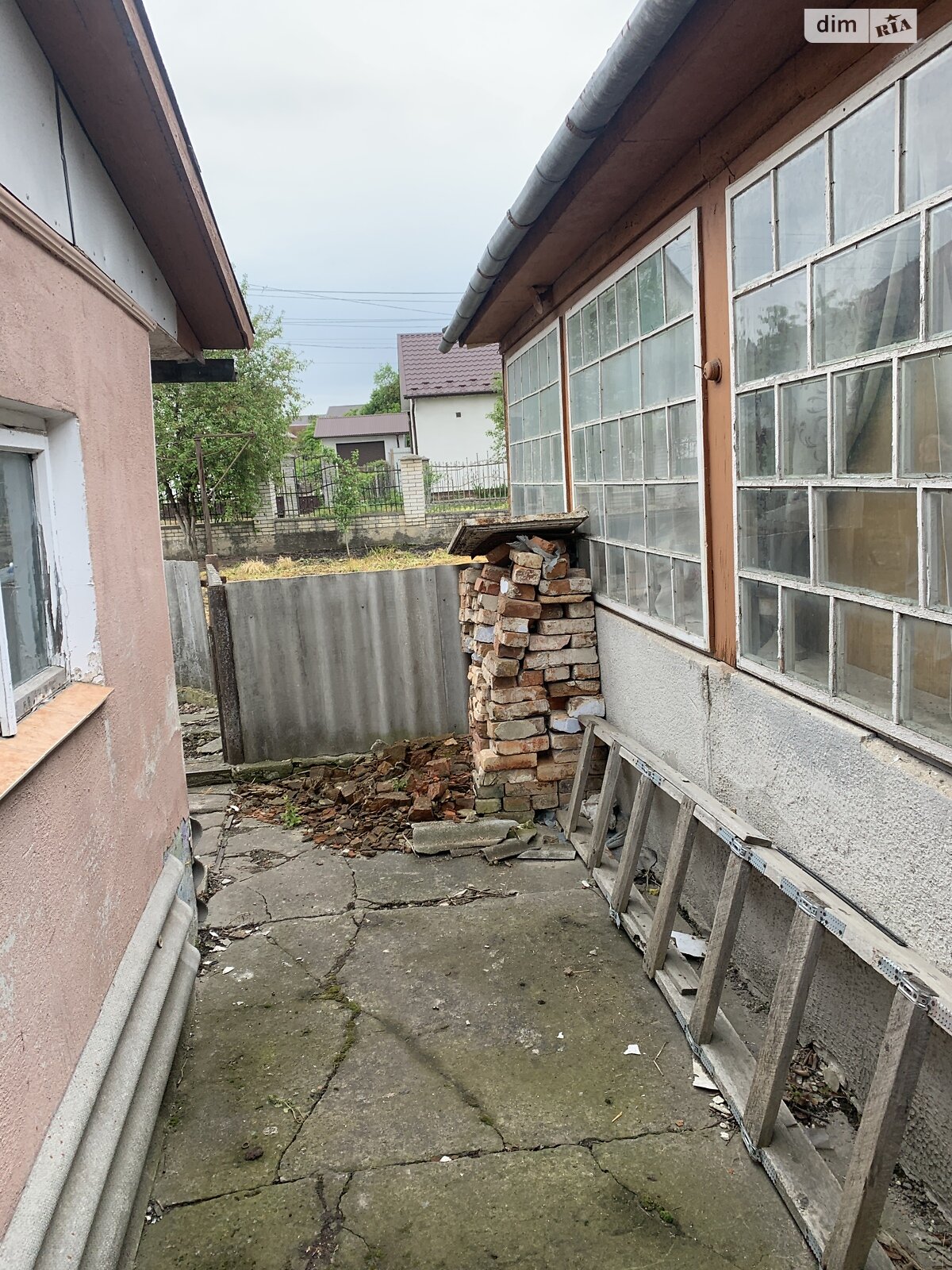 одноэтажный дом с верандой, 85 кв. м, инкерманский камень. Продажа в Микулинцах фото 1 одноэтажный дом с верандой, 85 кв. м, инкерманский камень. Продажа в Микулинцах фото 1