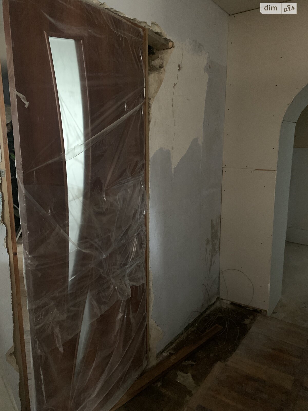 одноэтажный дом с верандой, 85 кв. м, инкерманский камень. Продажа в Микулинцах фото 1 одноэтажный дом с верандой, 85 кв. м, инкерманский камень. Продажа в Микулинцах фото 1
