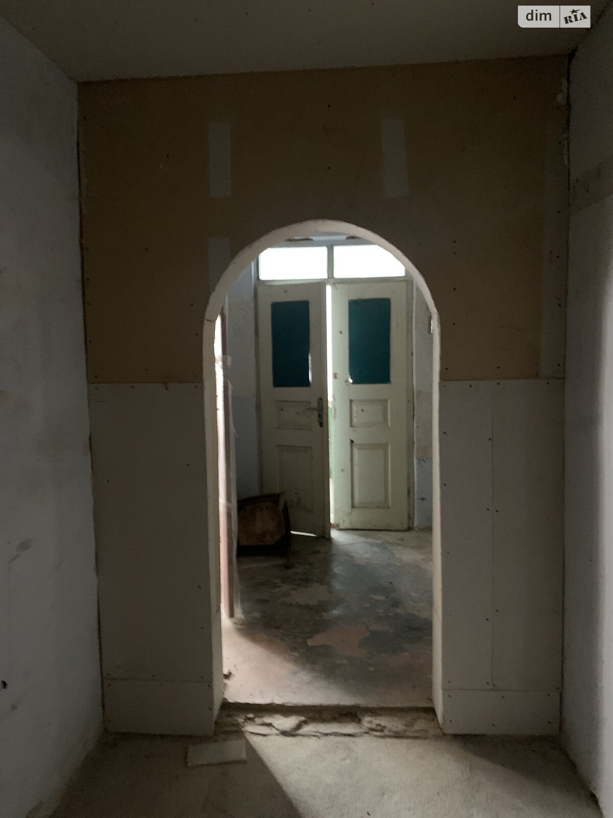 одноэтажный дом с верандой, 85 кв. м, инкерманский камень. Продажа в Микулинцах фото 1 одноэтажный дом с верандой, 85 кв. м, инкерманский камень. Продажа в Микулинцах фото 1