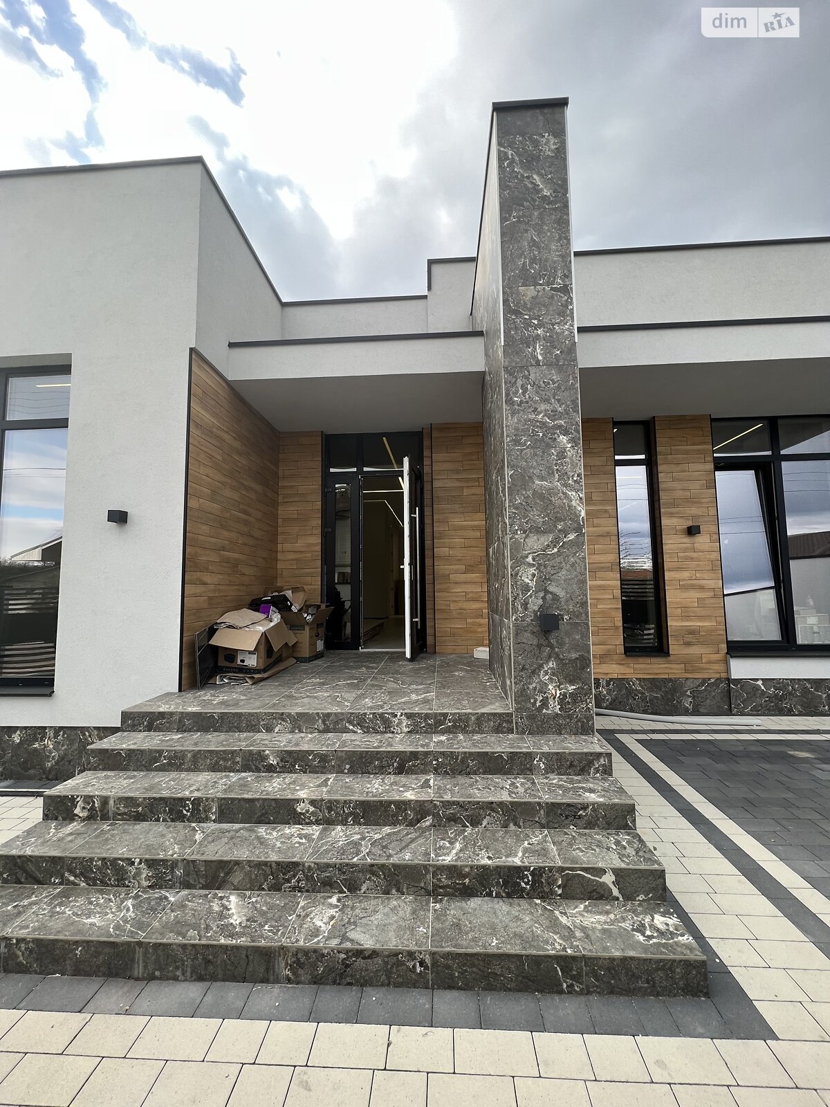 одноэтажный дом, 170 кв. м, кирпич. Продажа в Минае фото 1 одноэтажный дом, 170 кв. м, кирпич. Продажа в Минае фото 1