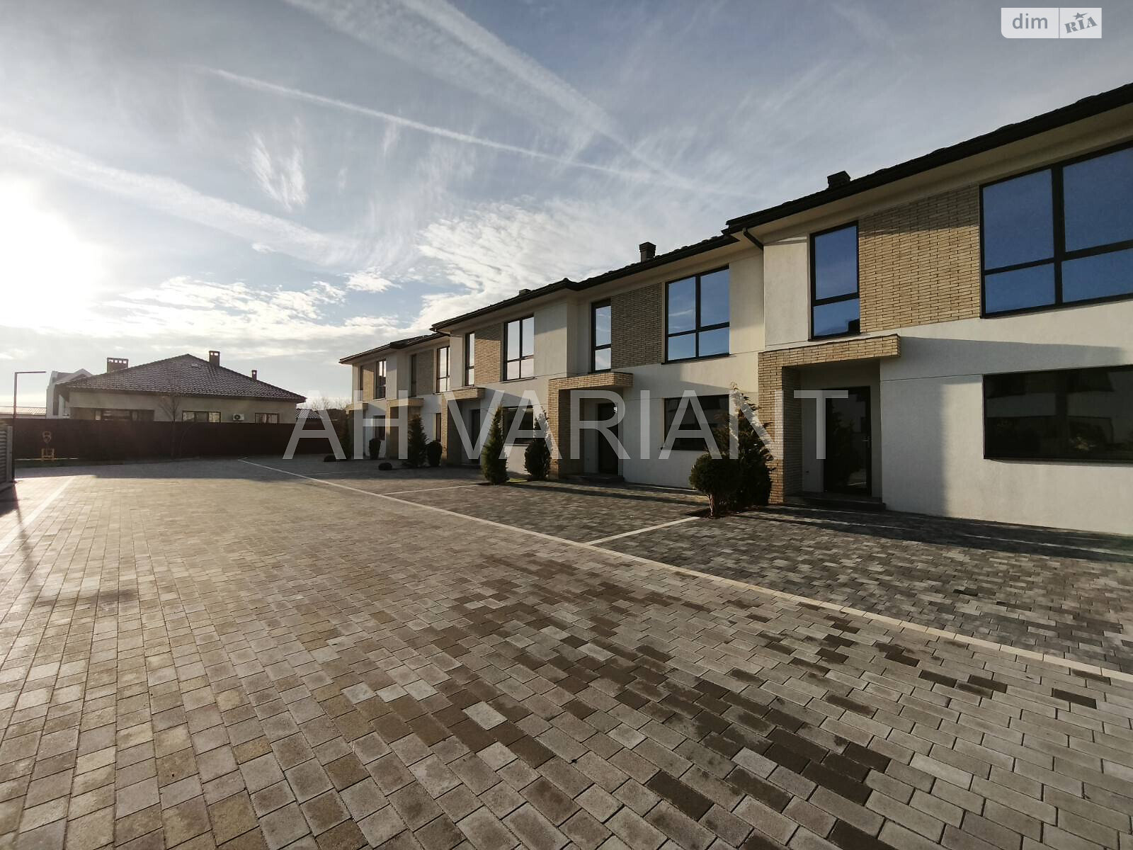 двухэтажный дом, 135 кв. м, кирпич. Продажа в Минае фото 1