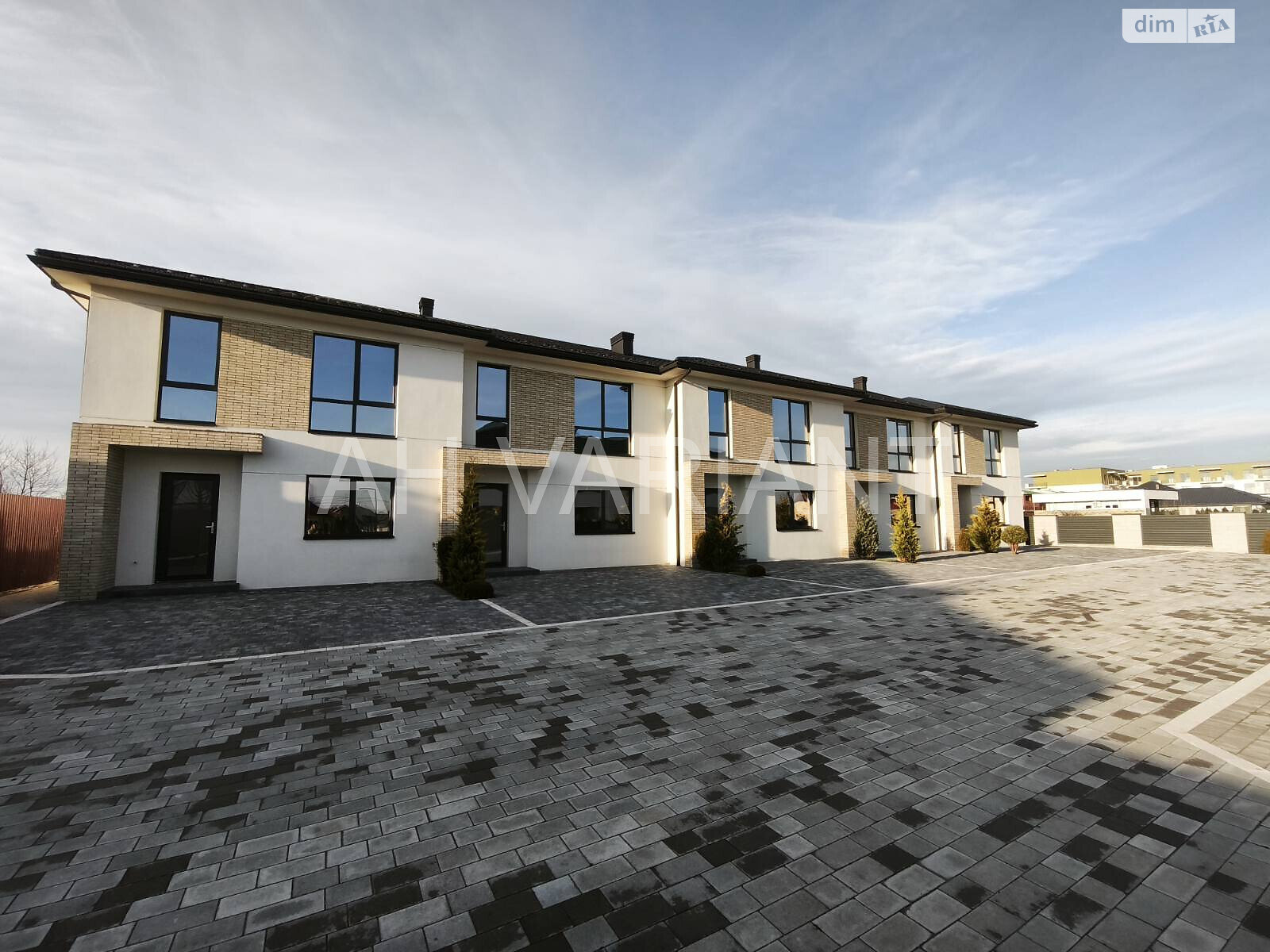 двухэтажный дом, 135 кв. м, кирпич. Продажа в Минае фото 1