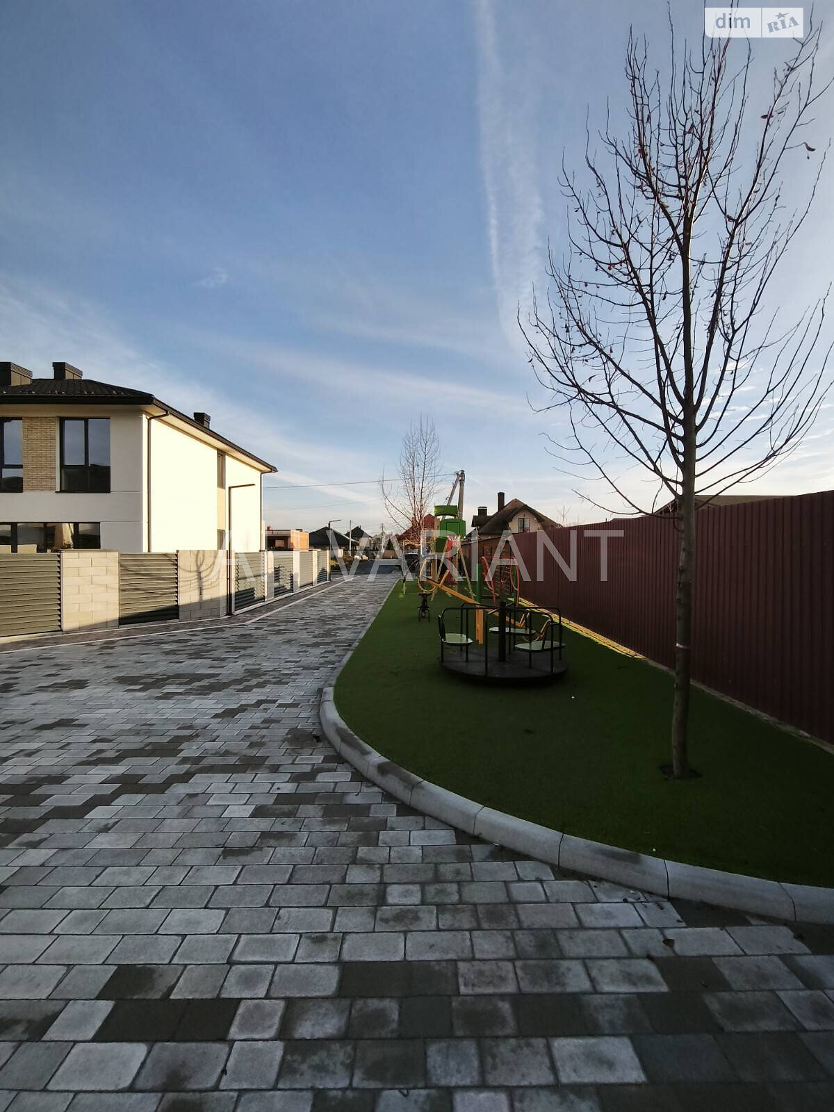 двухэтажный дом, 135 кв. м, кирпич. Продажа в Минае фото 1