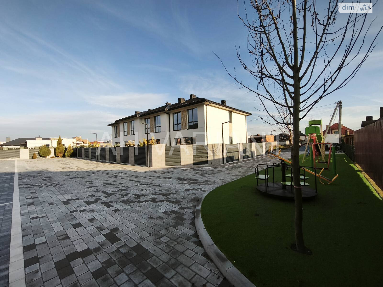 двухэтажный дом, 135 кв. м, кирпич. Продажа в Минае фото 1