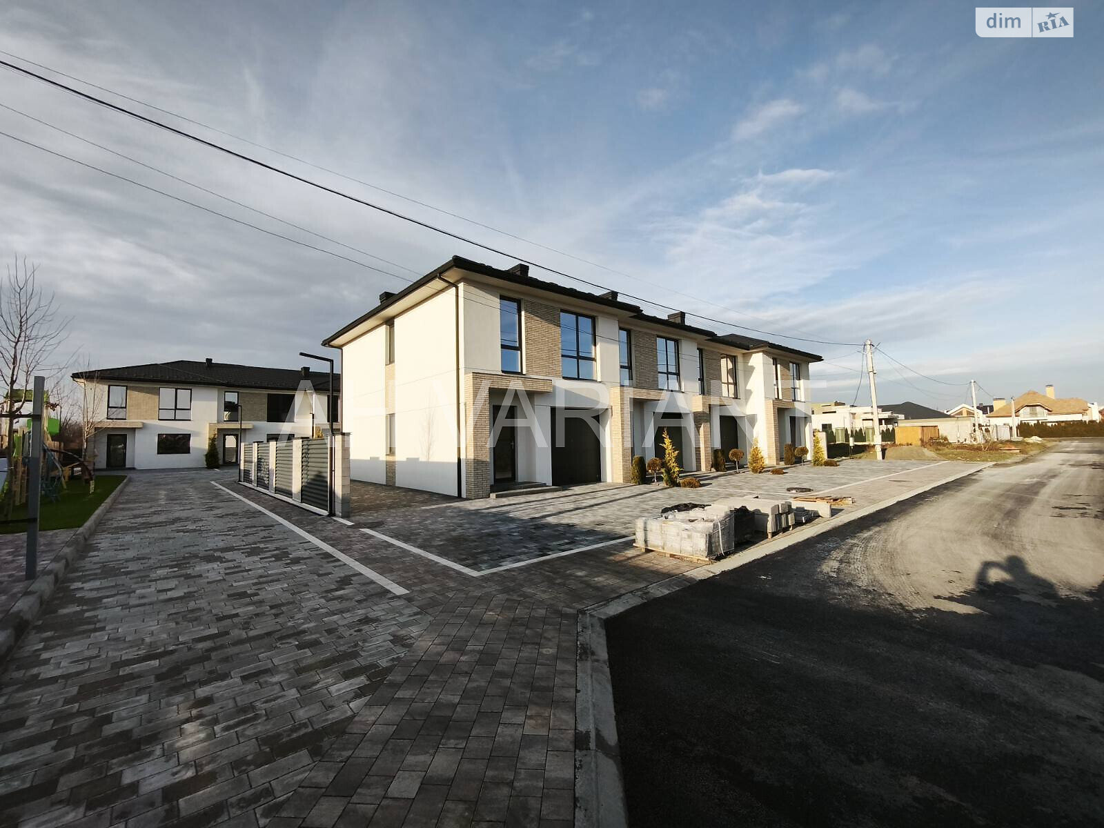 двухэтажный дом, 125 кв. м, кирпич. Продажа в Минае фото 1