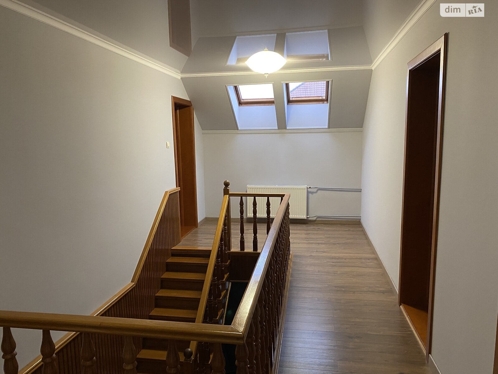 двухэтажный дом с гаражом, 360 кв. м, кирпич. Продажа в Минае фото 1 двухэтажный дом с гаражом, 360 кв. м, кирпич. Продажа в Минае фото 1