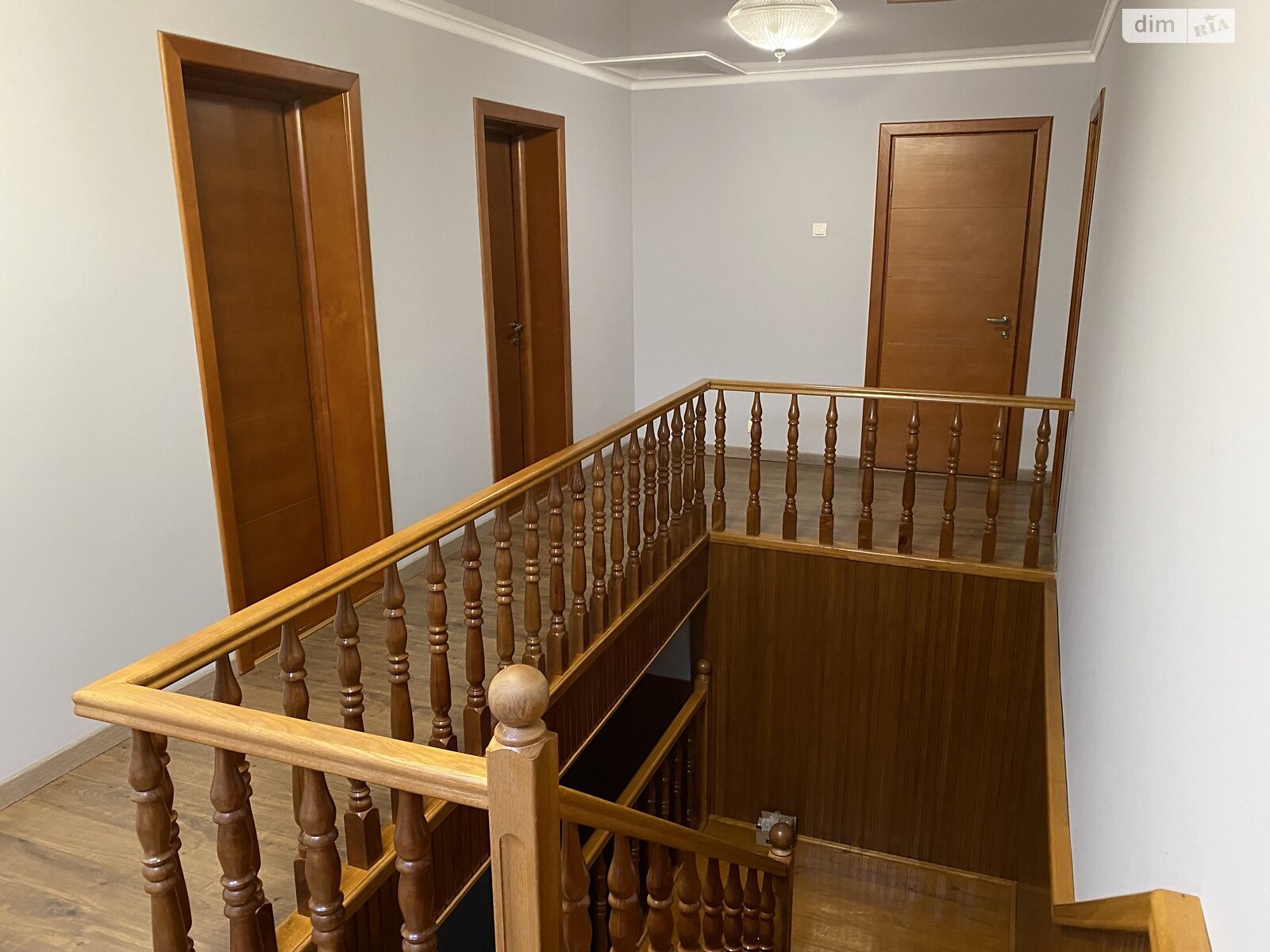 двухэтажный дом с гаражом, 360 кв. м, кирпич. Продажа в Минае фото 1 двухэтажный дом с гаражом, 360 кв. м, кирпич. Продажа в Минае фото 1