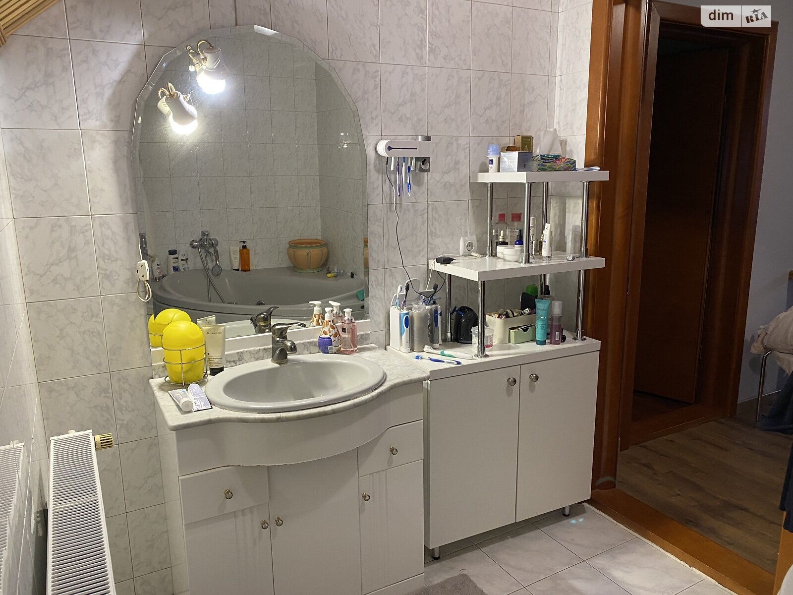 двухэтажный дом с гаражом, 360 кв. м, кирпич. Продажа в Минае фото 1 двухэтажный дом с гаражом, 360 кв. м, кирпич. Продажа в Минае фото 1