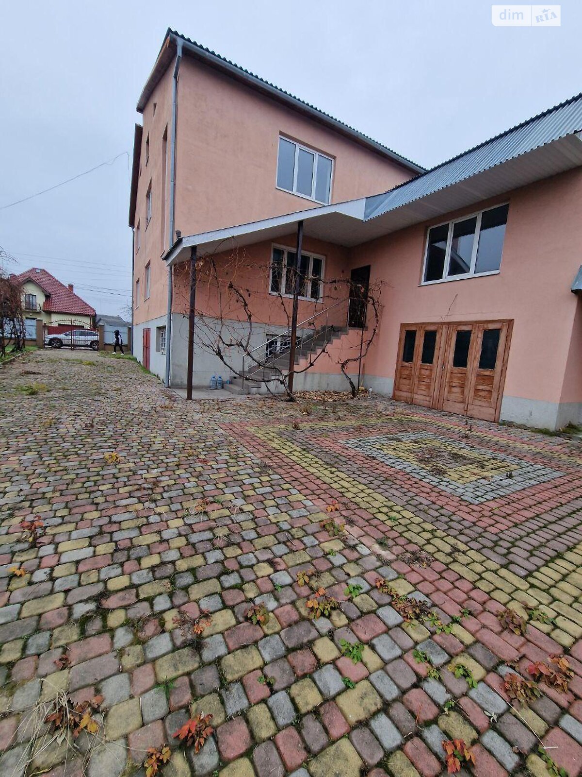двухэтажный дом, 715 кв. м, кирпич. Продажа в Минае фото 1 двухэтажный дом, 715 кв. м, кирпич. Продажа в Минае фото 1