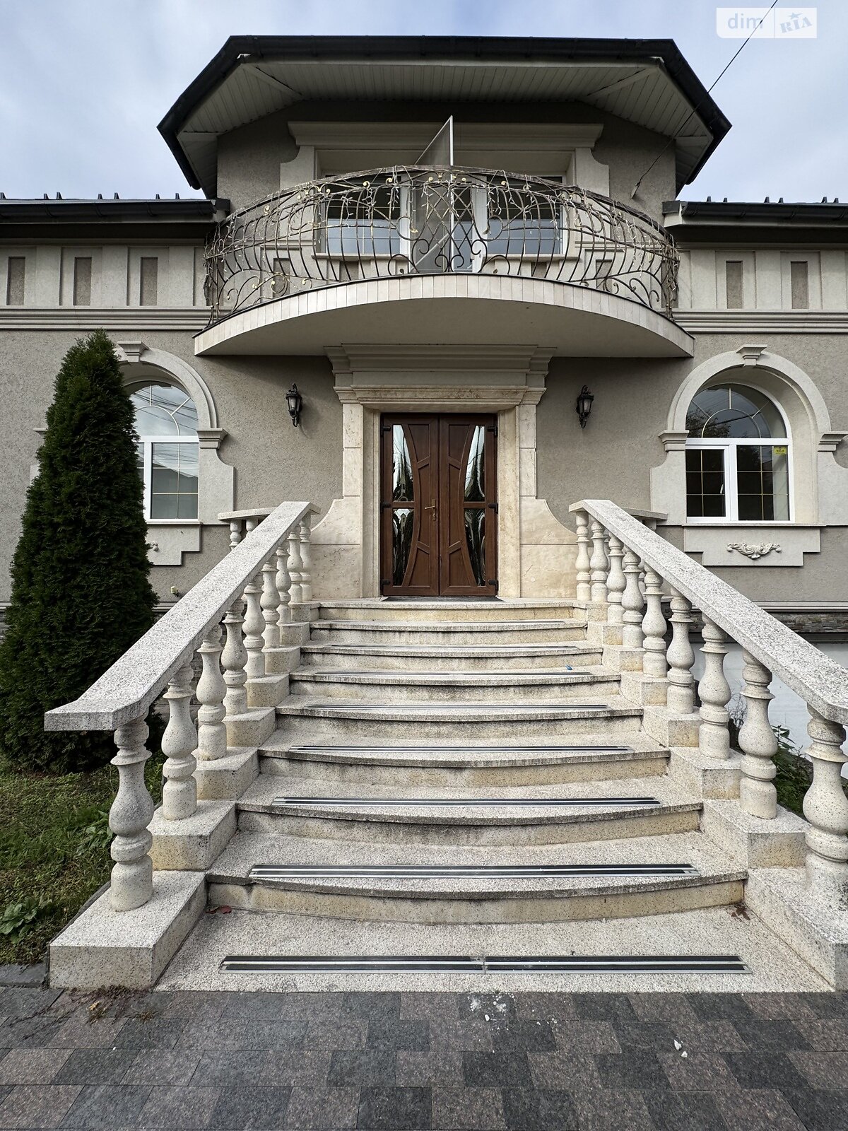 двоповерховий будинок з опаленням, 360 кв. м, цегла. Продаж у Минаї фото 1 двоповерховий будинок з опаленням, 360 кв. м, цегла. Продаж у Минаї фото 1